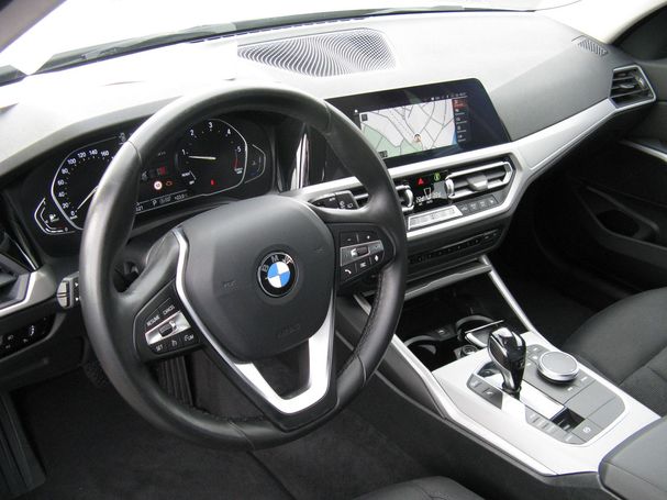 BMW 320d Touring 140 kW image number 11