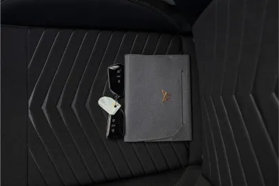 Car image 37