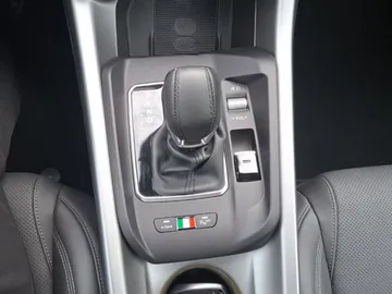 Car image 35