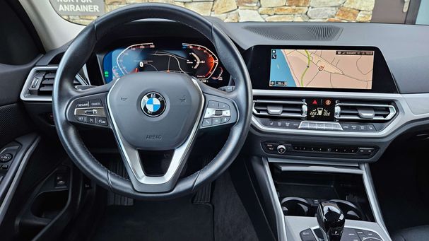 BMW 320d Touring xDrive 140 kW image number 20