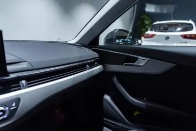 Car image 33