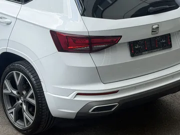Car image 40