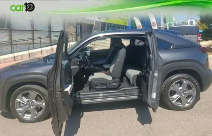 Car image 23