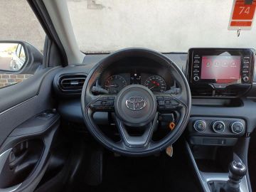 Car image 12