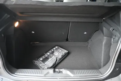 Car image 27