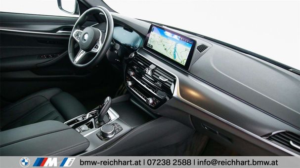 BMW 530 Touring xDrive 185 kW image number 11