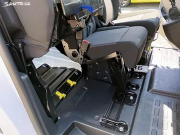 Car image 42