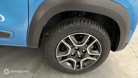 Car image 20
