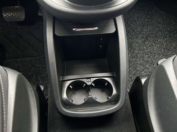 Car image 31