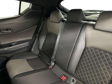 Car image 10