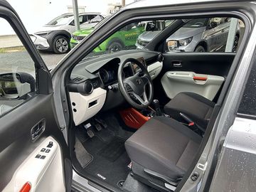 Car image 12