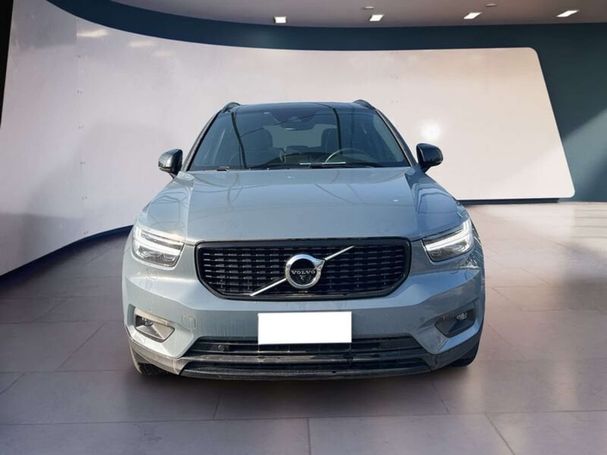 Volvo XC40 B5 R Design AWD 184 kW image number 3