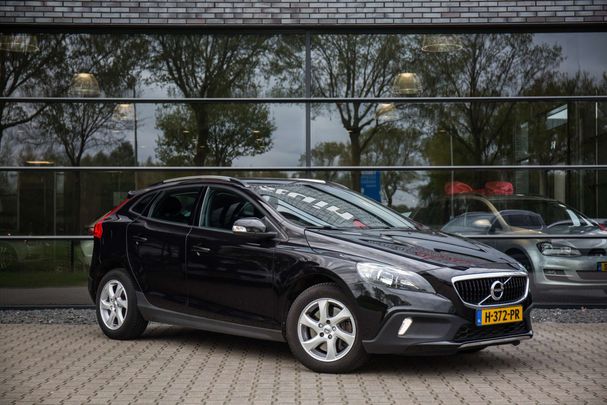 Volvo V40 Cross Country T3 Momentum 113 kW image number 4