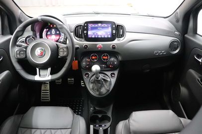 Car image 11