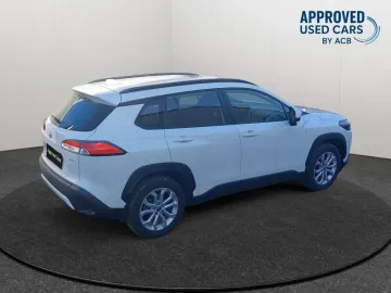 Car image 4