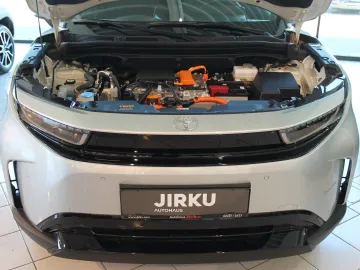Car image 17