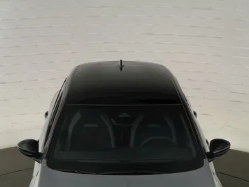 Car image 33