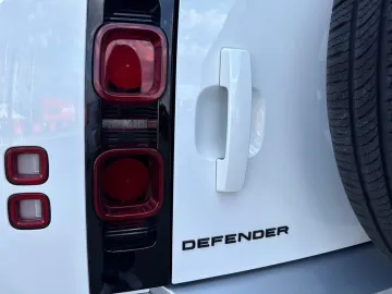 Car image 28