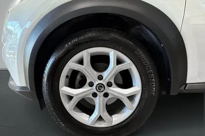 Car image 25
