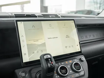 Car image 30