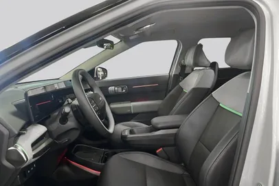 Car image 17