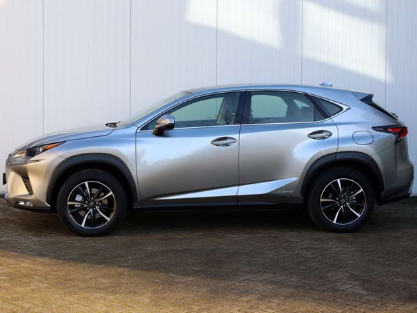 Lexus NX 300 h AWD 145 kW image number 4