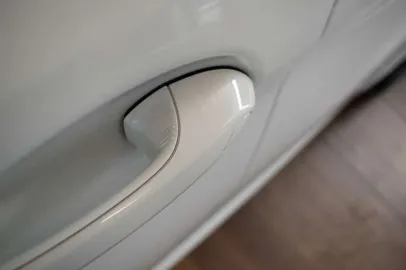 Car image 33