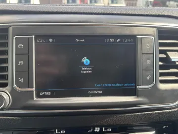 Car image 34