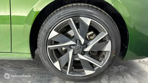 Car image 20