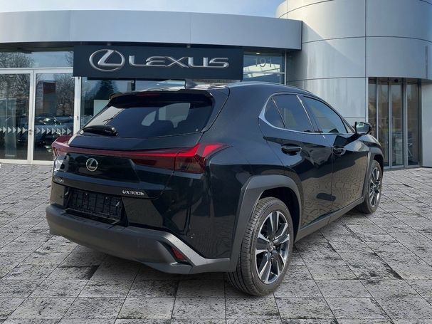 Lexus UX 300h 146 kW image number 8