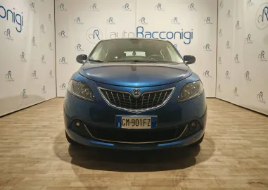 Car image 3