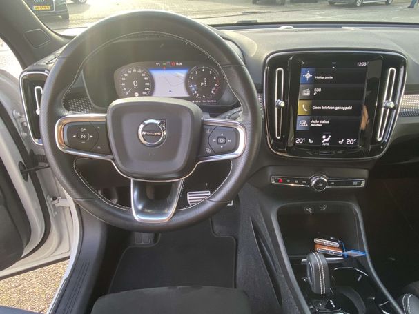 Volvo XC40 T3 120 kW image number 3