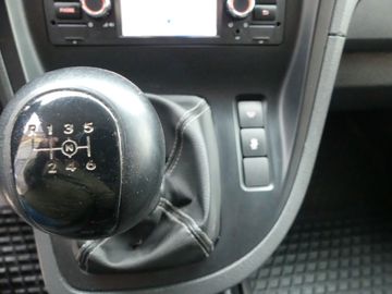 Car image 29