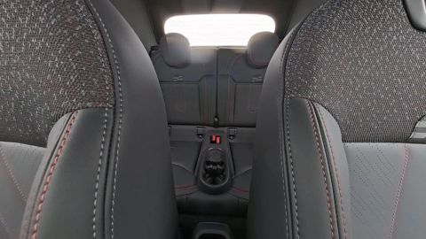 Car image 26