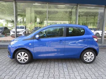 Car image 5