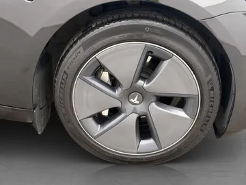 Car image 35