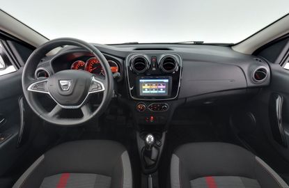 Car image 12