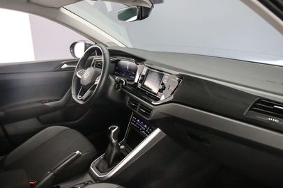 Car image 36