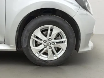 Car image 29