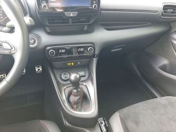 Car image 12