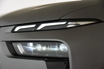 Car image 25
