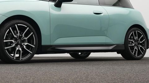 Car image 22