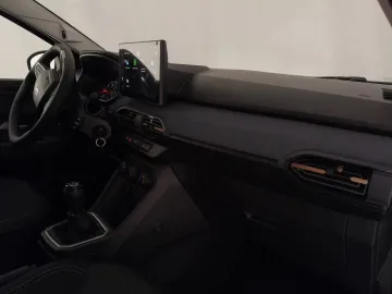 Car image 33