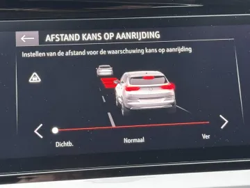 Car image 32
