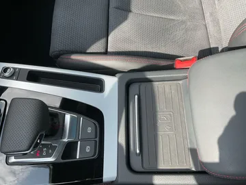 Car image 29