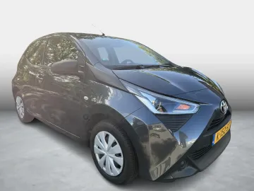 Car image 3