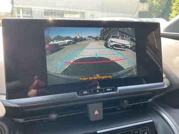 Car image 26