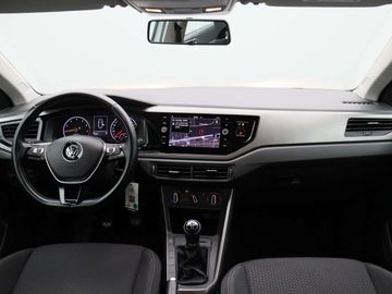 Car image 30