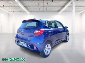 Car image 4