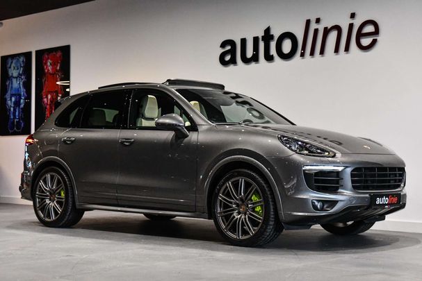 Porsche Cayenne S E-Hybrid 306 kW image number 2